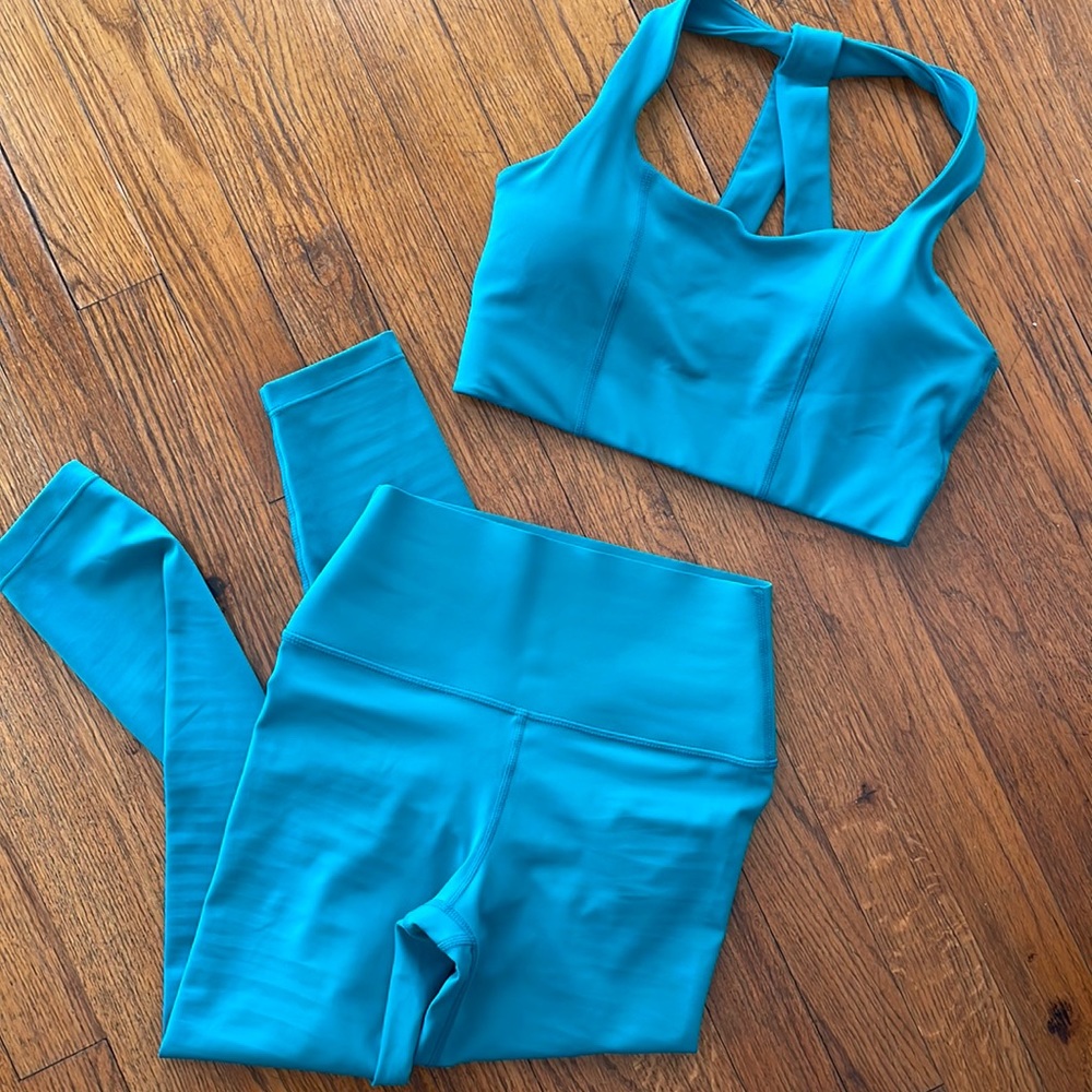 Alo carbon 38 yoga work out set size xs teal aqua